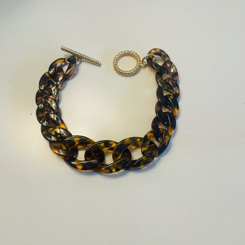 Plus Size Tortoise Shell Faux Link Bracelet Toggle Closing - Picture 3 of 5